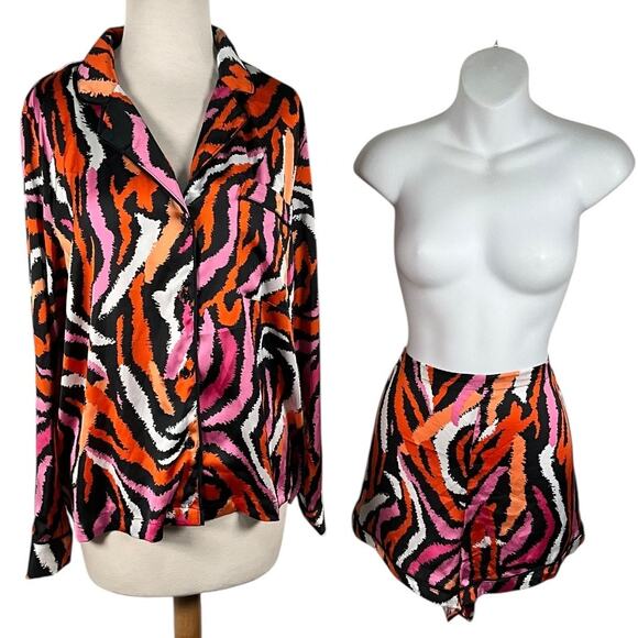 DVF x Target Satin Pajama Set L Tiger Stripe Button Shirt Shorts Silky Lounge - Picture 1 of 10